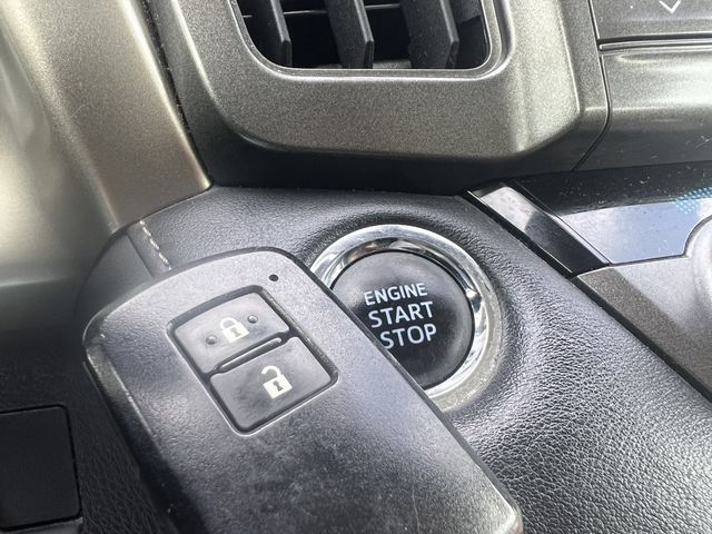 TOYOTA豐田 RAV4  第18張相片