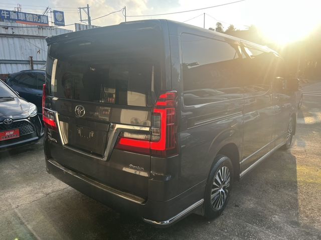 TOYOTA豐田 GRANVIA  第4張相片