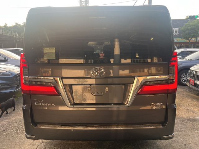 TOYOTA豐田 GRANVIA  第5張相片