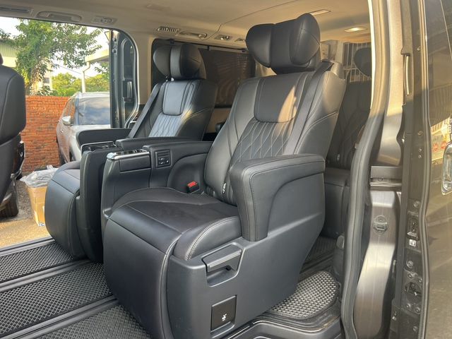 TOYOTA豐田 GRANVIA  第10張相片