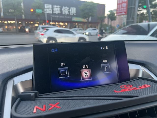 LEXUS凌志 NX200T  第15張相片