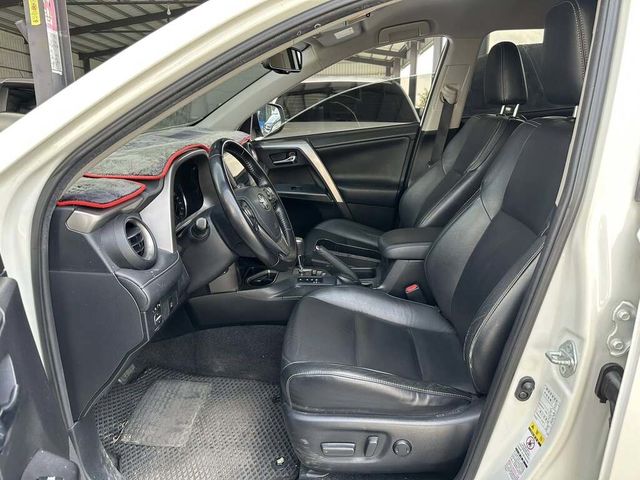 TOYOTA豐田 RAV4  第8張相片