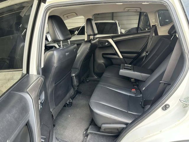 TOYOTA豐田 RAV4  第9張相片