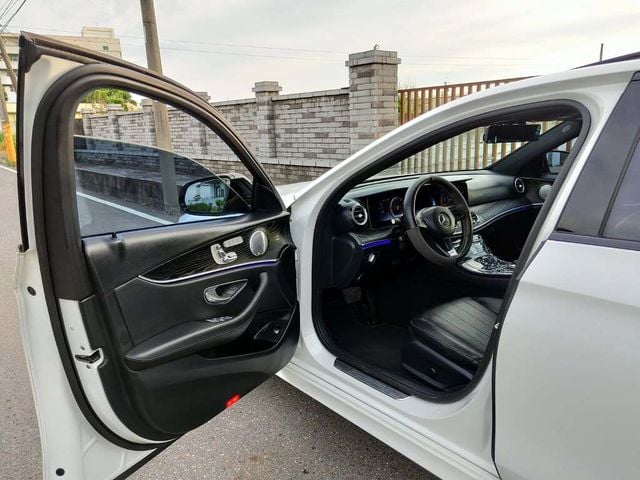 M-BENZ賓士 E300  第5張相片