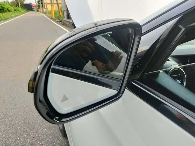 M-BENZ賓士 E300  第20張相片
