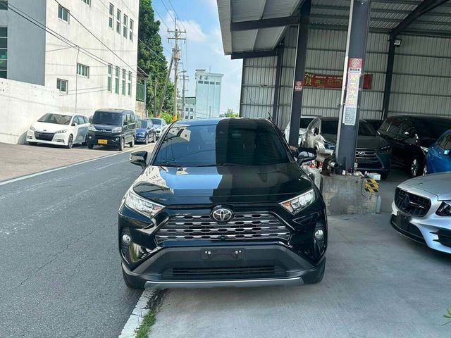 TOYOTA豐田 RAV4  第3張相片
