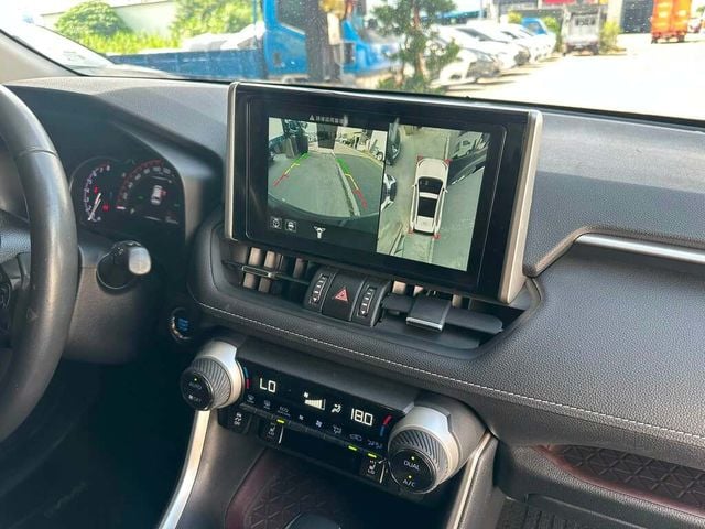 TOYOTA豐田 RAV4  第8張相片