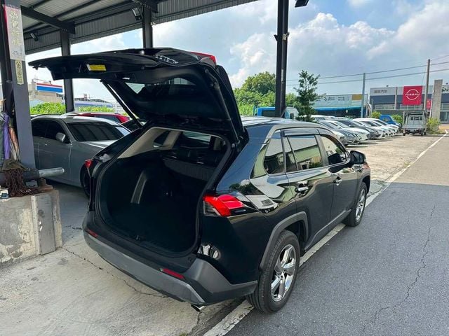 TOYOTA豐田 RAV4  第16張相片