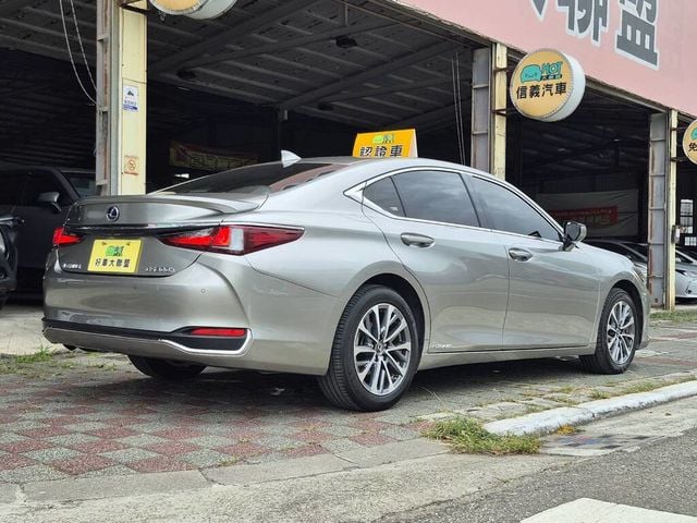 LEXUS凌志 ES300H  第2張相片