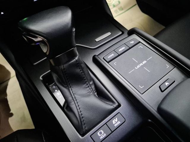 LEXUS凌志 ES300H  第16張相片