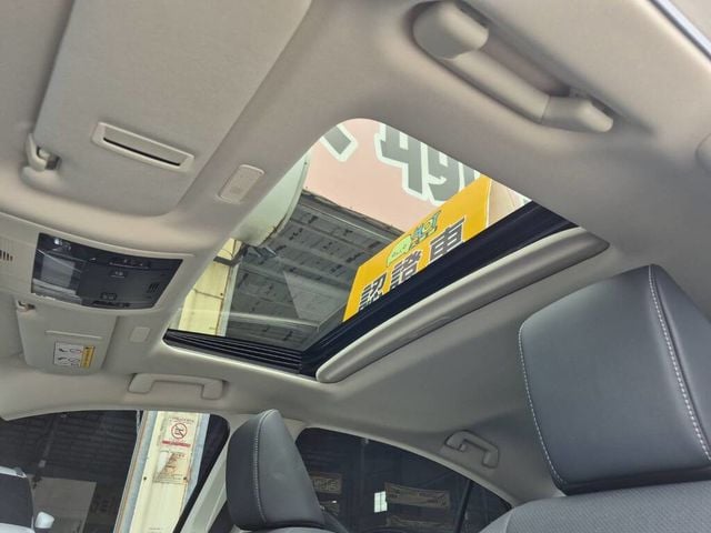 LEXUS凌志 ES300H  第17張相片