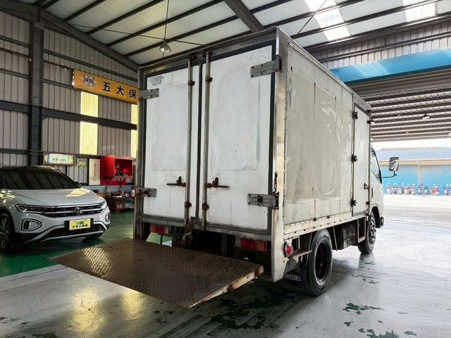 MITSUBISHI三菱 CANTER  第2張相片