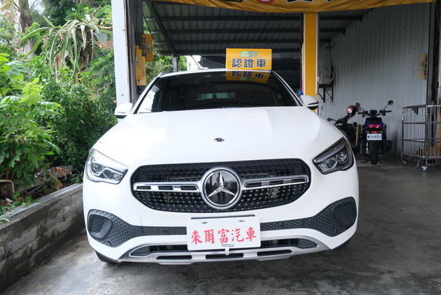 M-BENZ賓士 GLA200  第3張相片