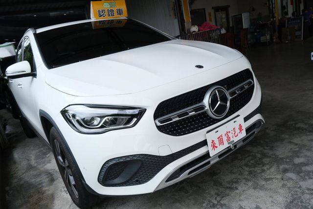 M-BENZ賓士 GLA200  第7張相片
