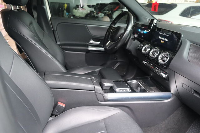 M-BENZ賓士 GLA200  第13張相片