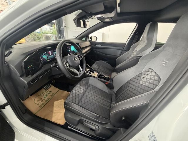 VOLKSWAGEN福斯 GOLF  第13張相片