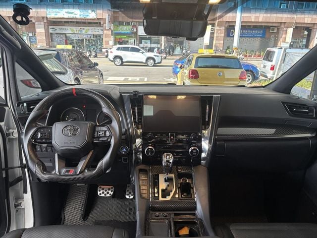 TOYOTA豐田 ALPHARD  第5張相片