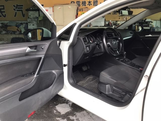 VOLKSWAGEN福斯 GOLF  第3張相片