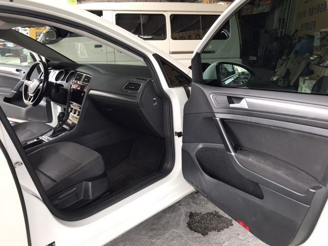 VOLKSWAGEN福斯 GOLF  第4張相片