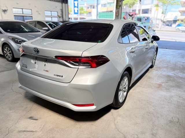 TOYOTA豐田 COROLLA ALTIS HYBRID  第2張相片
