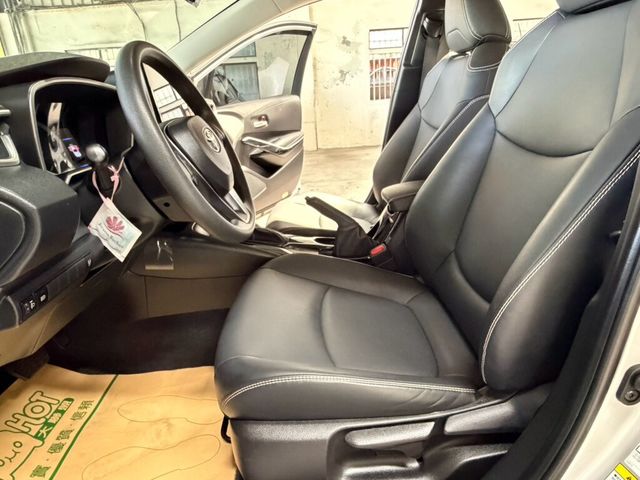 TOYOTA豐田 COROLLA ALTIS HYBRID  第9張相片