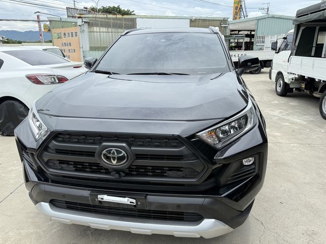 TOYOTA豐田 RAV4  第2張相片