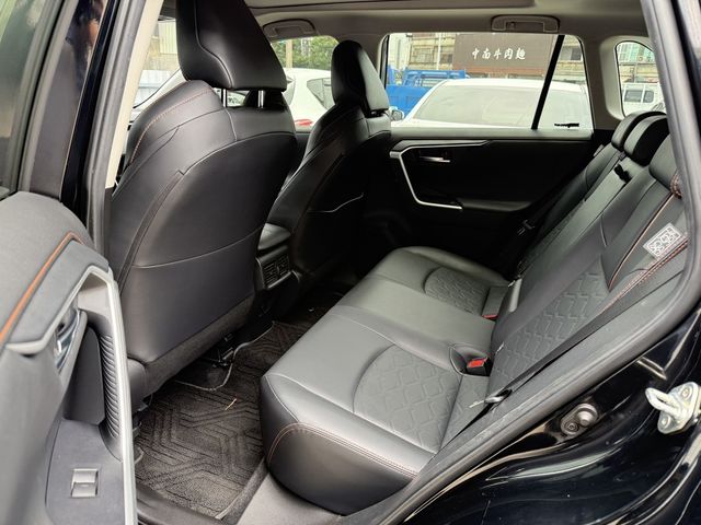 TOYOTA豐田 RAV4  第8張相片