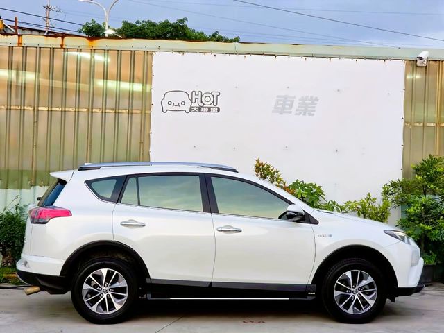 TOYOTA豐田 RAV4  第9張相片