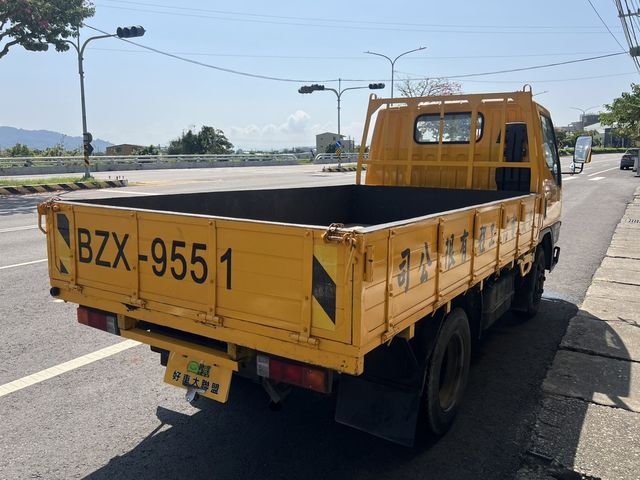 MITSUBISHI三菱 CANTER  第2張相片