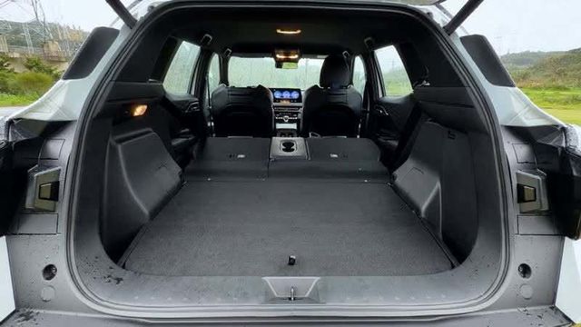 MITSUBISHI三菱 XFORCE  第5張相片