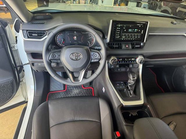 TOYOTA豐田 RAV4  第15張相片