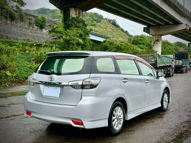 TOYOTA豐田 WISH  第2張相片