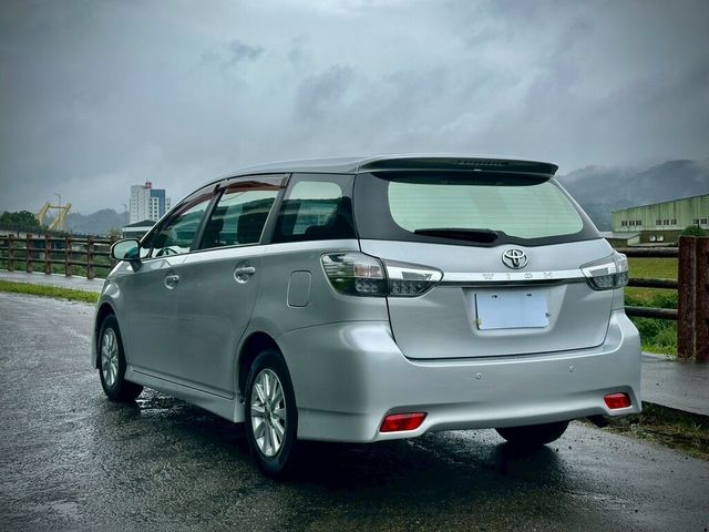 TOYOTA豐田 WISH  第4張相片