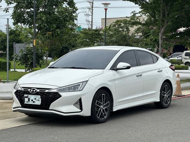 HYUNDAI現代 ELANTRA  第1張相片