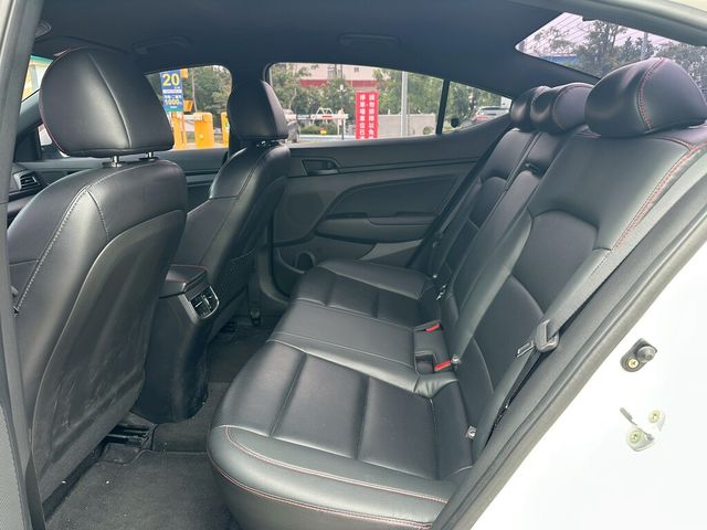 HYUNDAI現代 ELANTRA  第7張相片