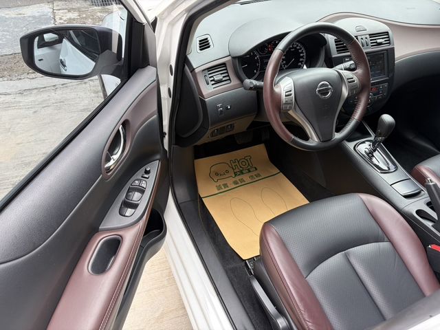 NISSAN日產 TIIDA  第4張相片