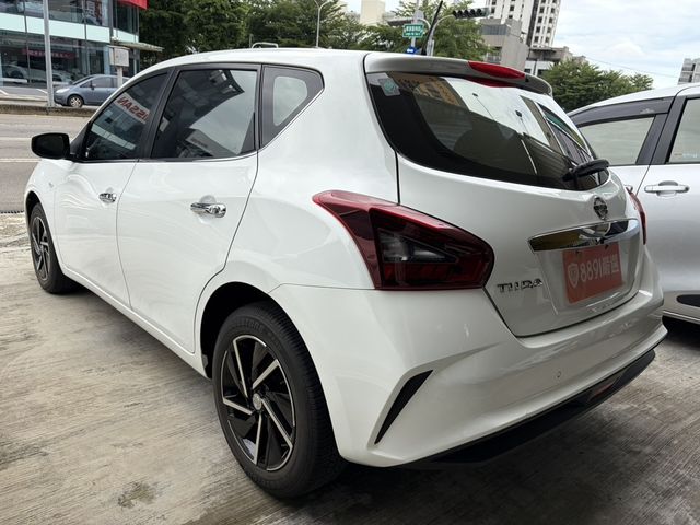 NISSAN日產 TIIDA  第7張相片