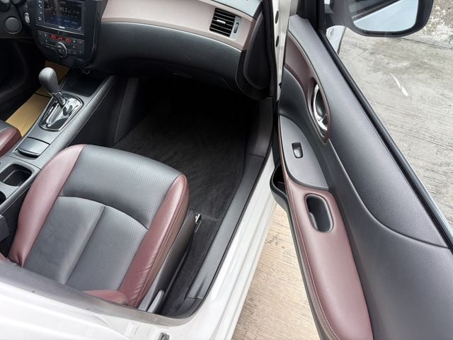 NISSAN日產 TIIDA  第11張相片