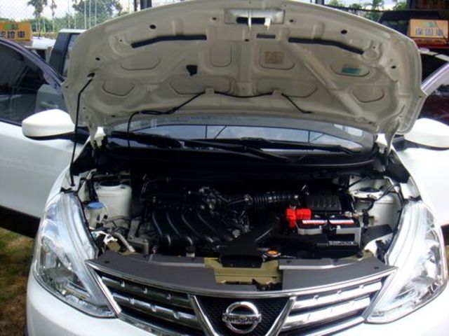 NISSAN日產 LIVINA  第6張相片