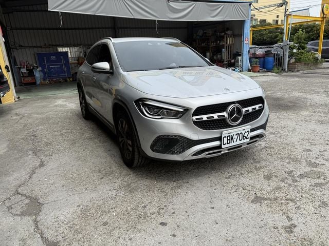 M-BENZ賓士 GLA200  第3張相片