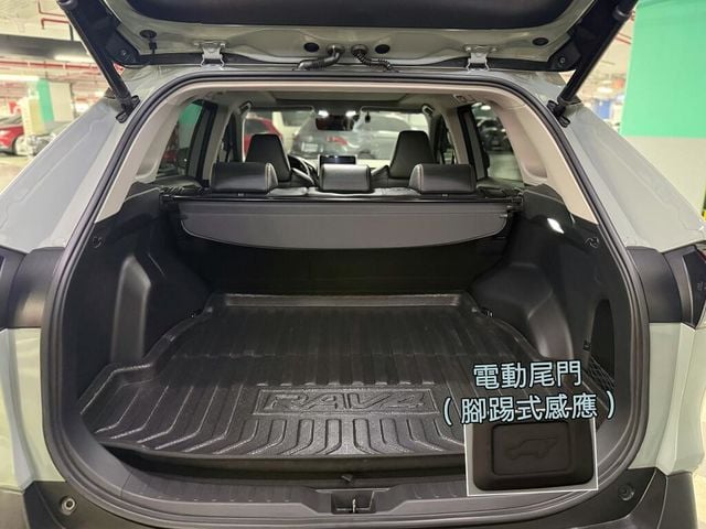 TOYOTA豐田 RAV4  第17張相片