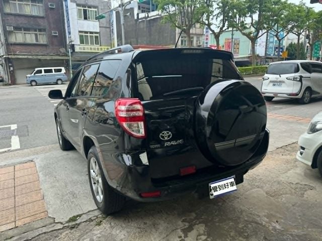 TOYOTA豐田 RAV4  第3張相片