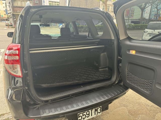 TOYOTA豐田 RAV4  第6張相片