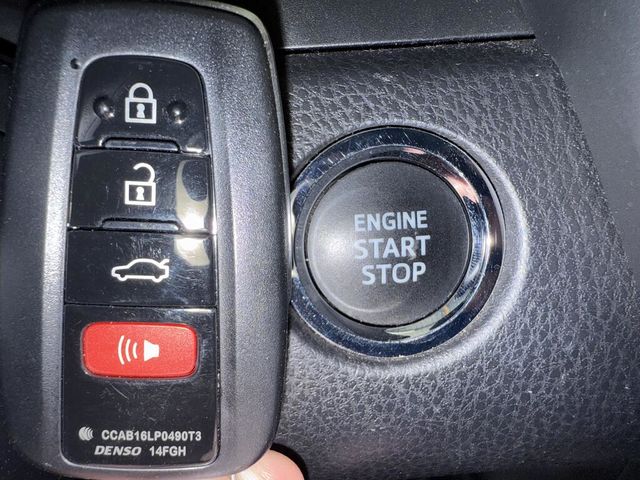 TOYOTA豐田 CAMRY  第9張相片