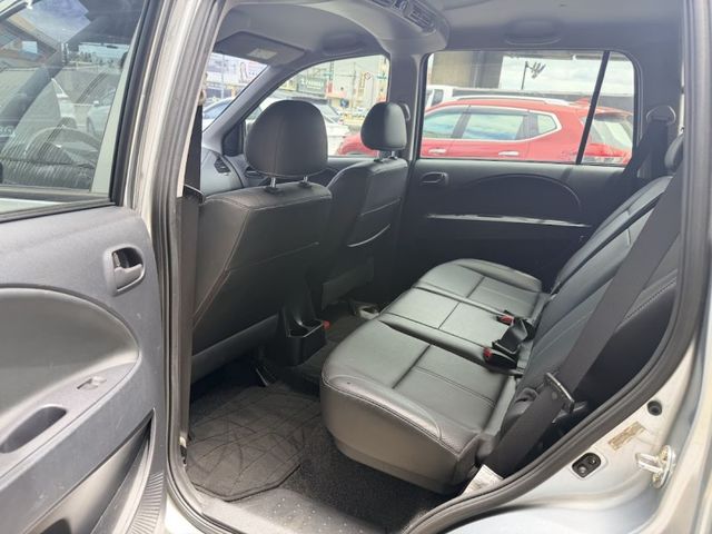 Mitsubishi Zinger  第9張相片