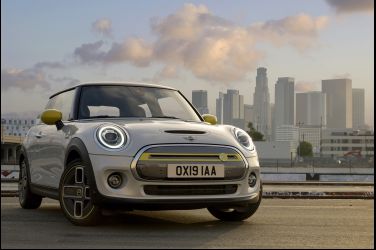 來電了  Mini Cooper SE