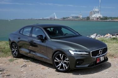 凡夫非俗子  Volvo S60 T5 R-Design(上) !!