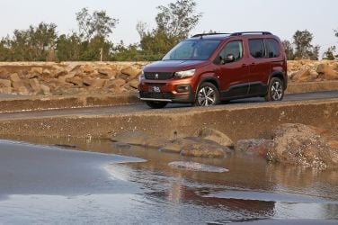 商旅也能很休旅  Peugeot Rifter !!