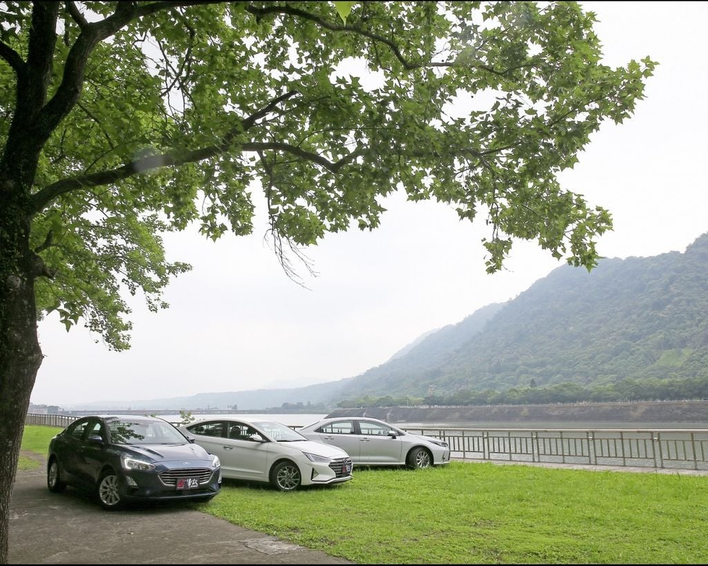 70萬級距中型房車誰最強？（下）Ford Focus 4D vs. Hyundai Elantra vs. Toyota Corolla Altis