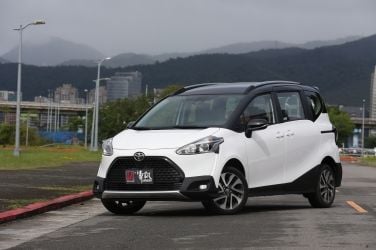 [試駕] 走更遠的路 Toyota Sienta Crossover